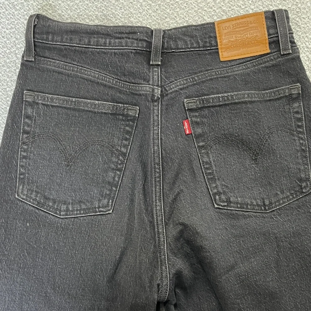 Levi's Women's Ribcage Straight Jeans - Picture 8 of 8
